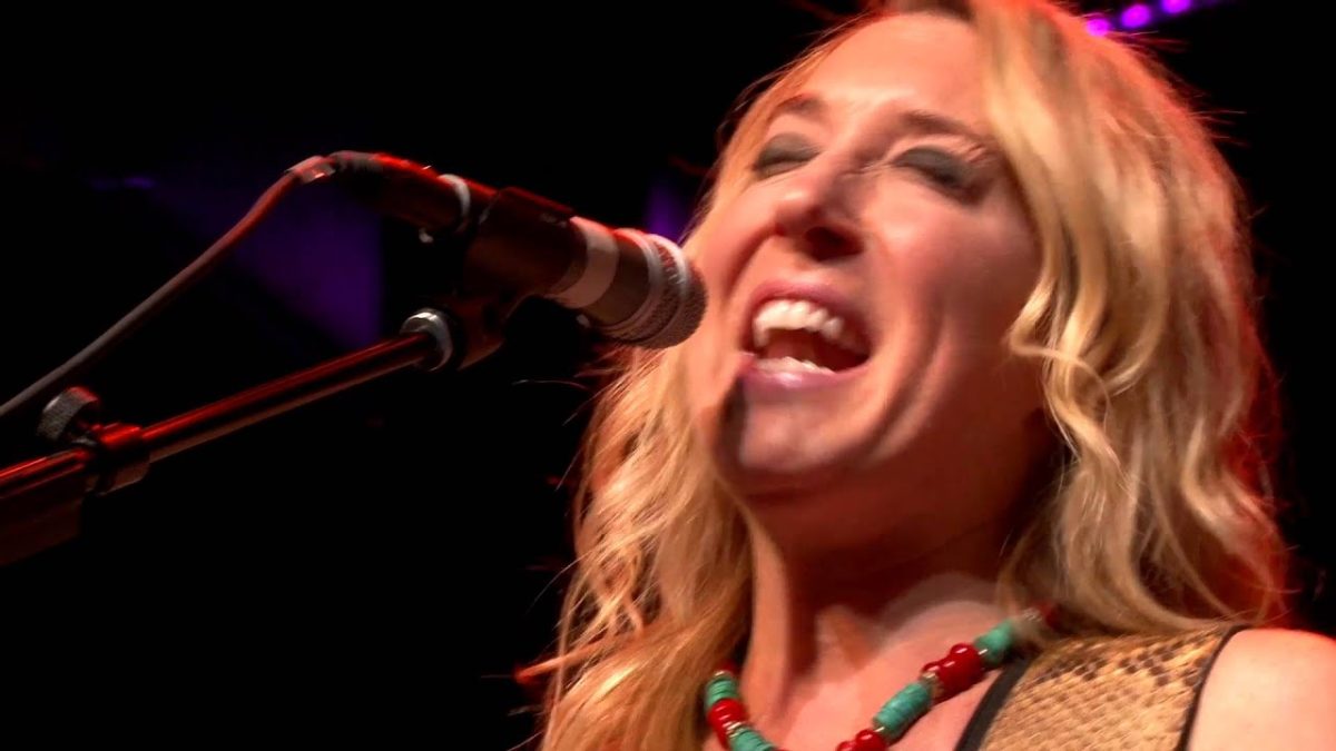 Heartless Bastards - Black Cloud (eTown webisode #924)