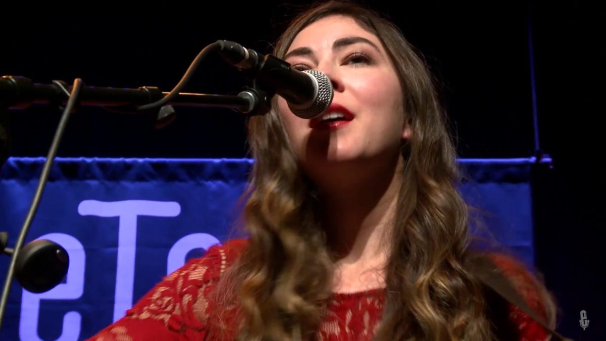 Heather Maloney - Don’t Be A Pansy (Live on eTown)