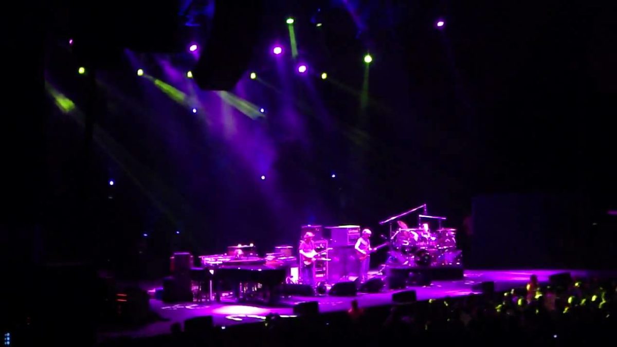 Phish | 08.14.09 | While My Guitar Gently Weeps | Comcast Theatre - Hartford, CT