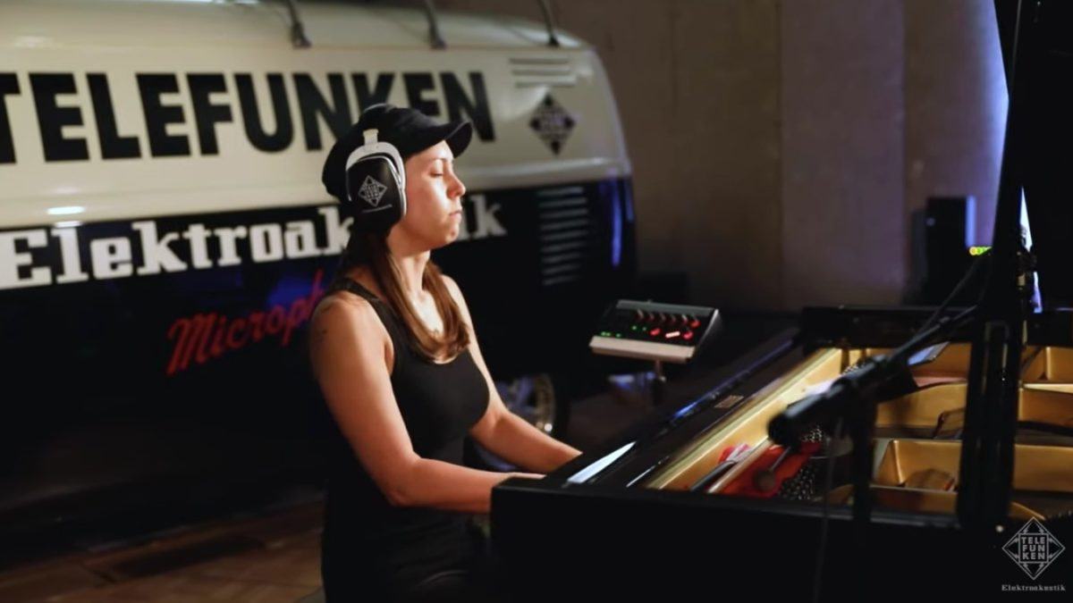 Holly Bowling Covers Phish, Grateful Dead, Allmans & More At TELEFUNKEN Lab