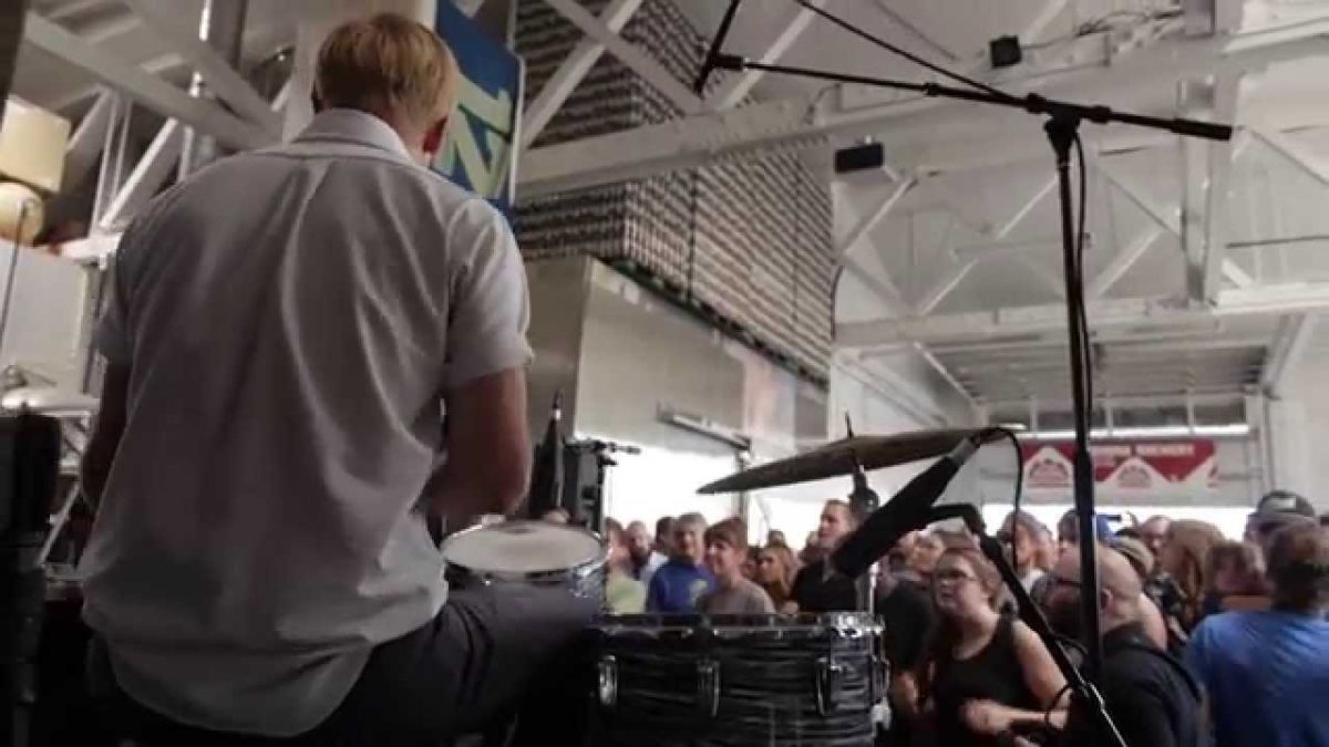 Iska Dhaaf - Everybody Knows (Live on KEXP)
