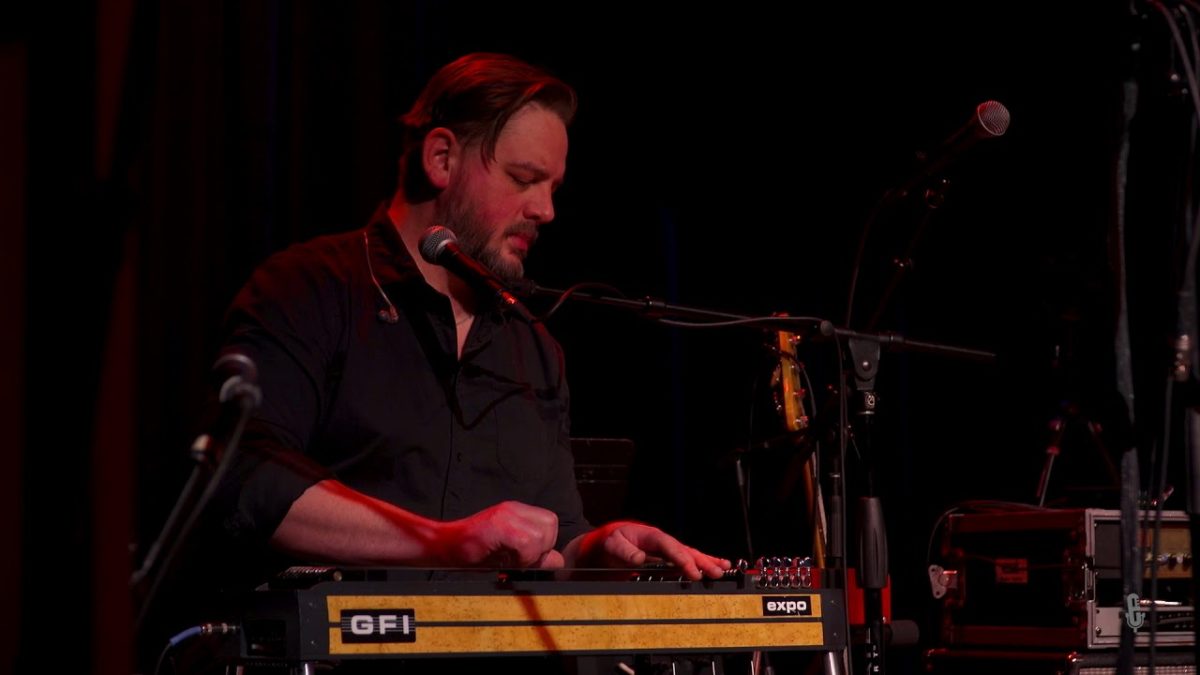 Israel Nash - Just Like Water (Live on eTown)