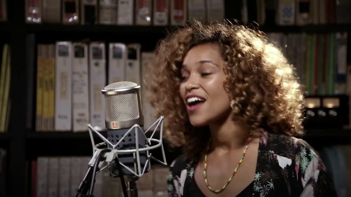 Izzy Bizu - White Tiger - 8/2/2017 - Paste Studios, New York, NY