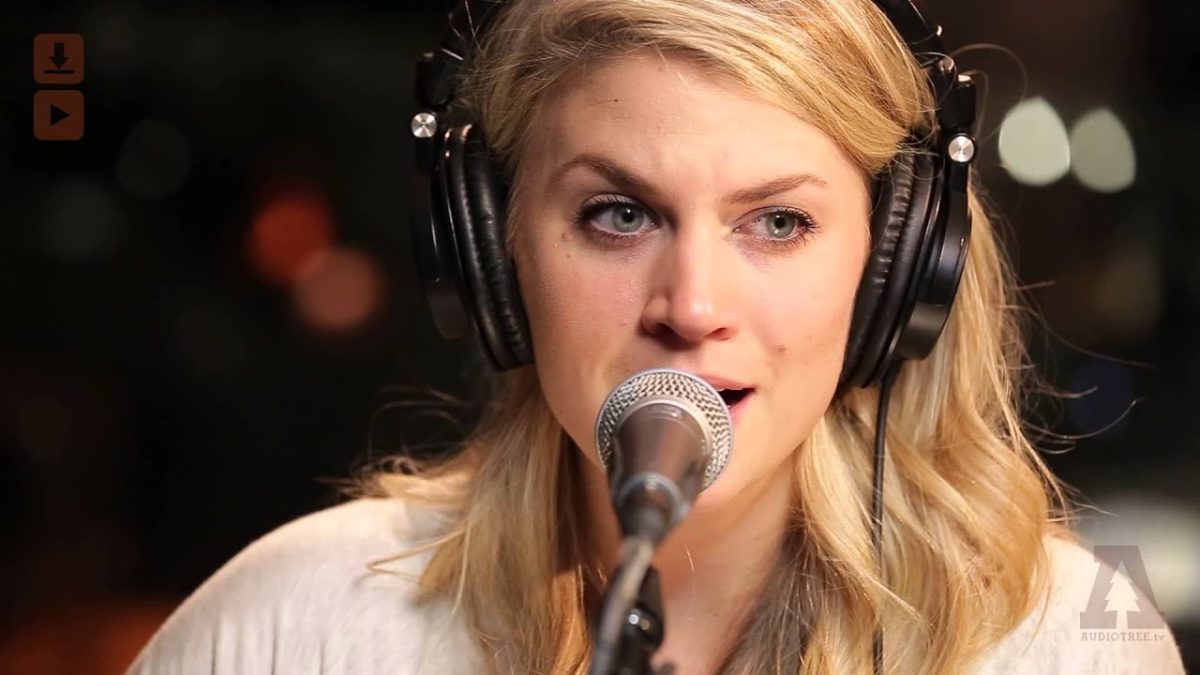 Jillian Edwards - Gotta Have You - Audiotree Live