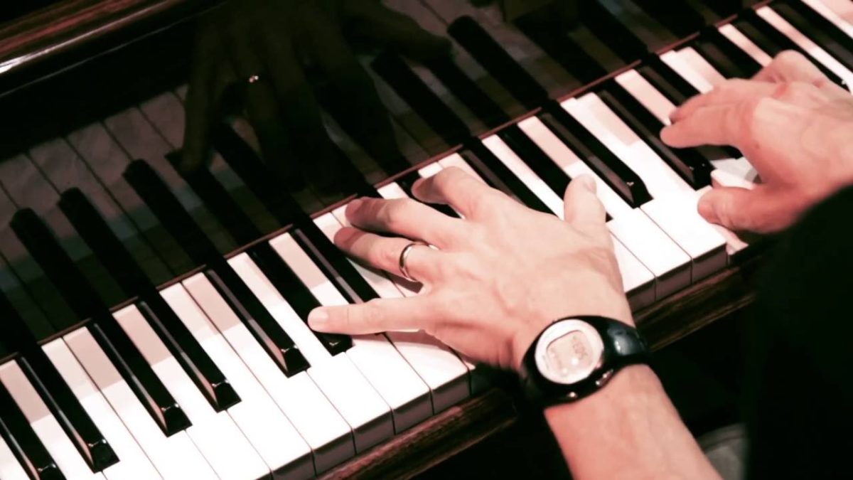 Jon McLaughlin - Industry (eTown webisode #1023)