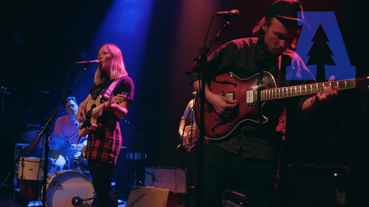 Julia Jacklin - Motherland - Live From Lincoln Hall