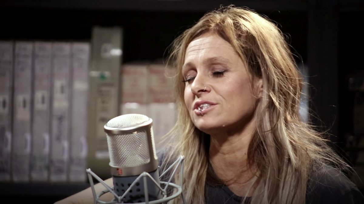 Kasey Chambers: Tour Dates & Tickets, News, Videos, Tour History