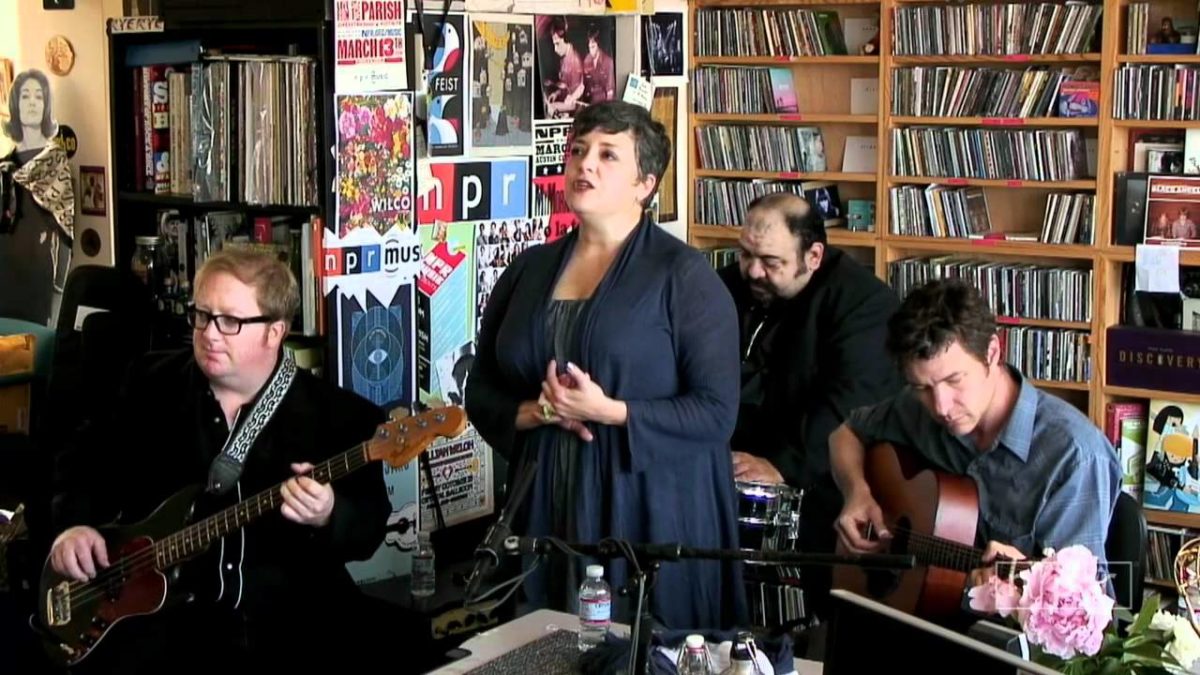 Kelly Hogan: NPR Music Tiny Desk Concert