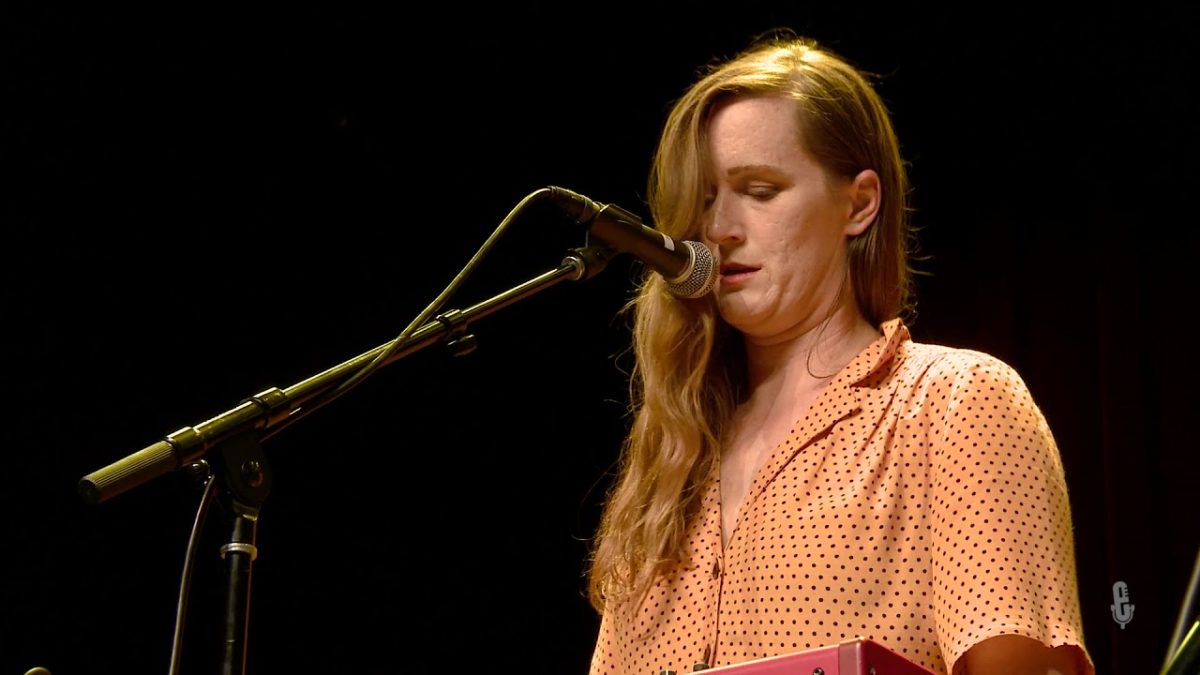 Laura Gibson - Tenderness (Live on eTown)