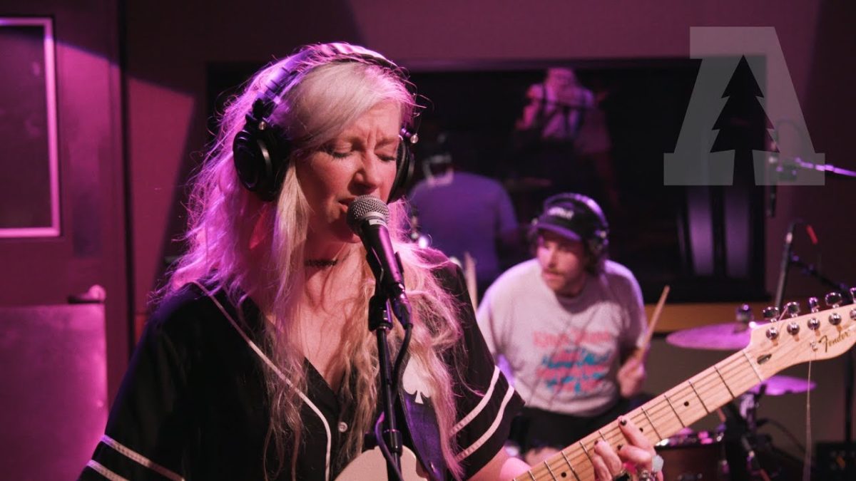 Leggy - Bruises | Audiotree Live