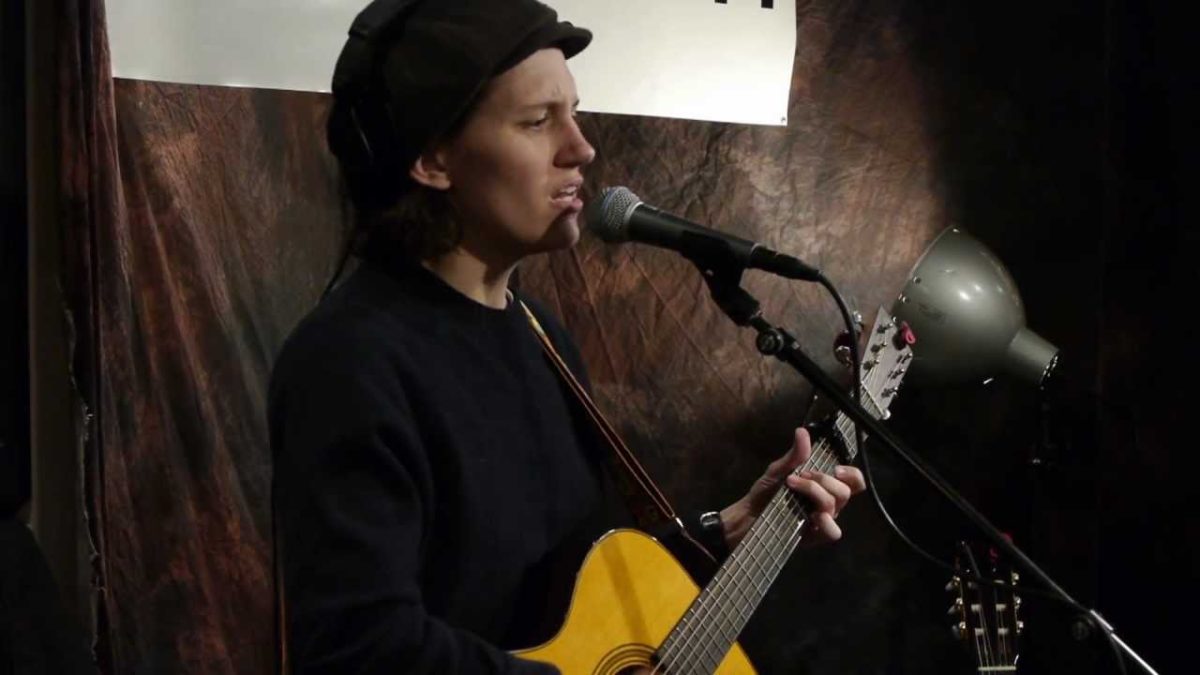 Lindsay Fuller - Grey Gardens (Live on KEXP)