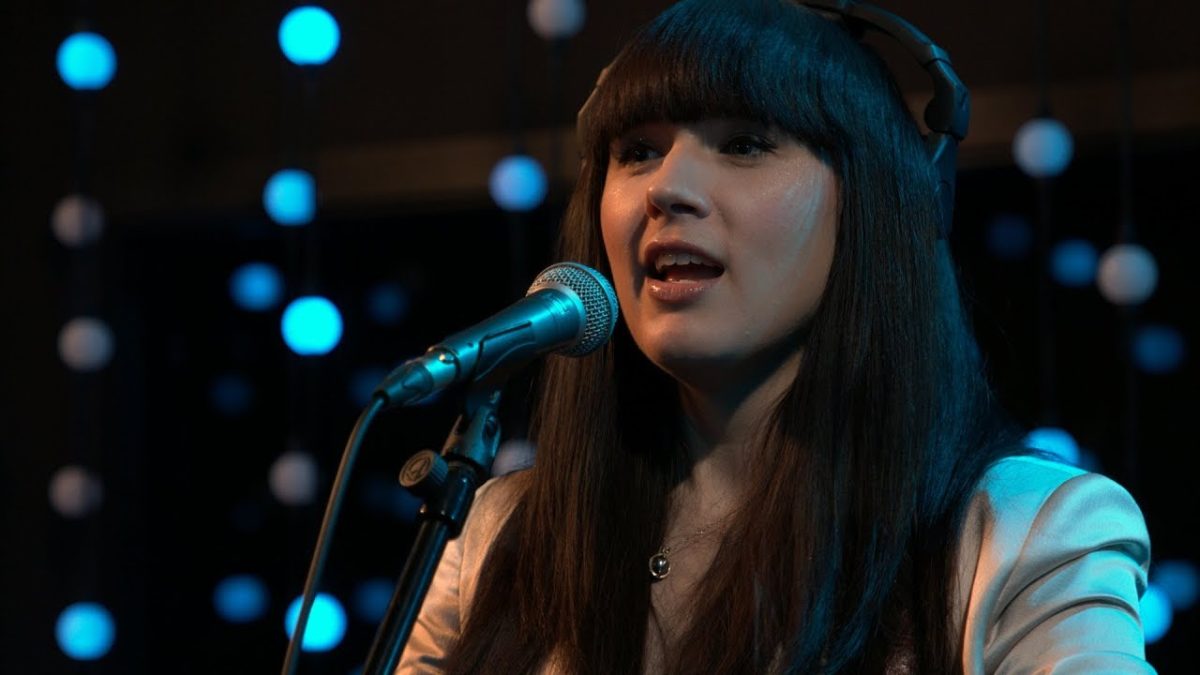 Louise Burns - Clowns (Live on KEXP)