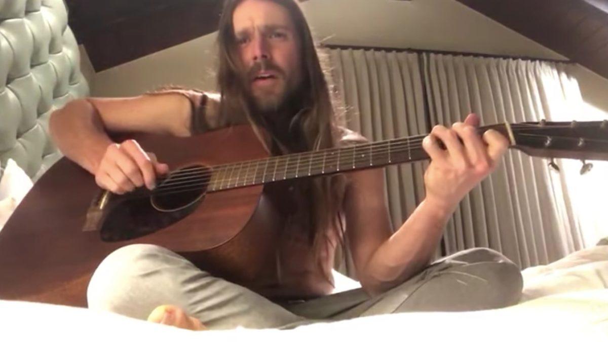 Lukas Nelson Covers Leonard Cohen’s ‘Hallelujah’ For ‘Quarantunes Evening Session’