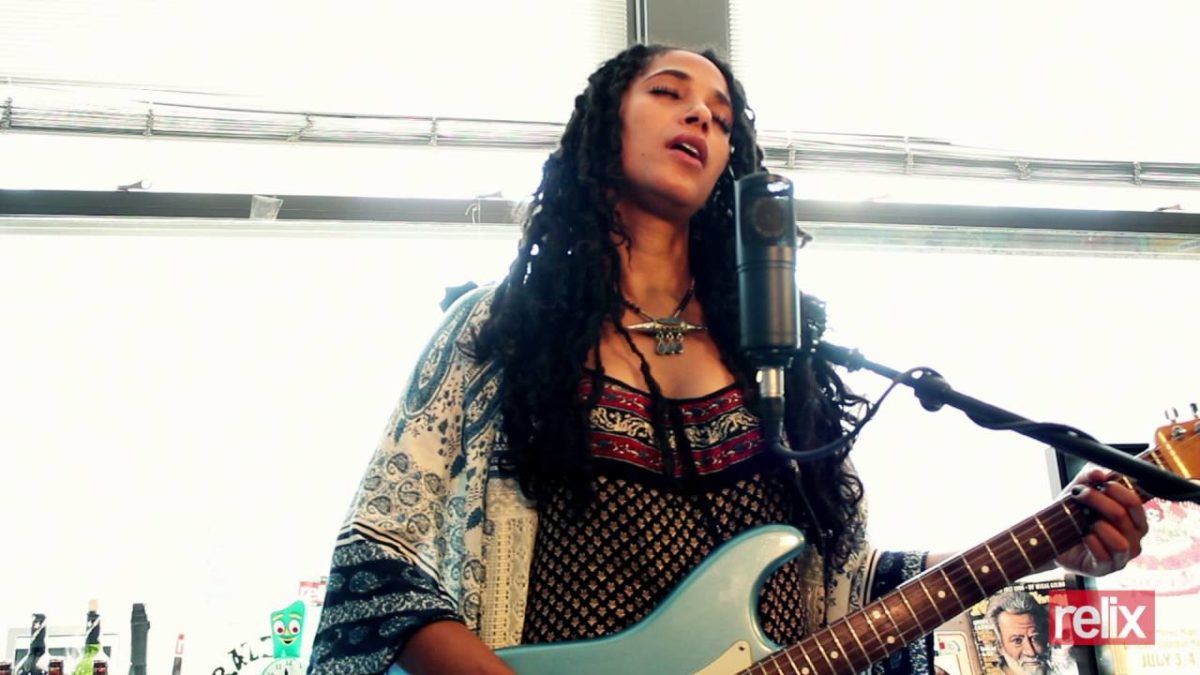Mayaeni "Break Me"