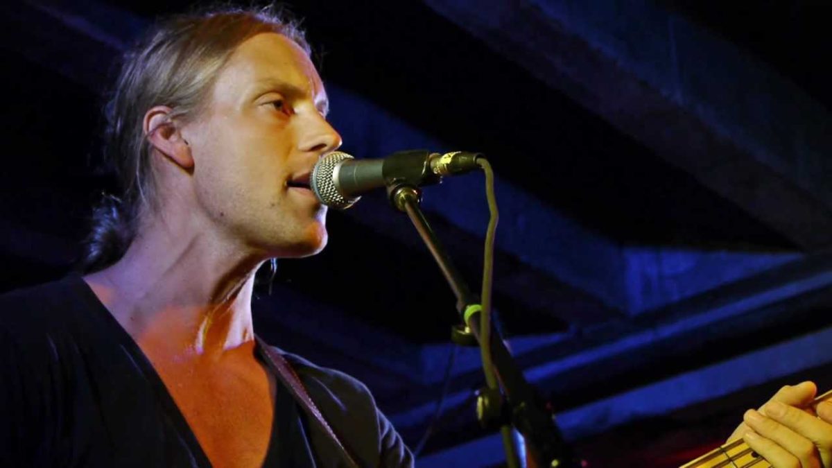 Menomena - Heavy Is As Heavy Does (Live on KEXP)
