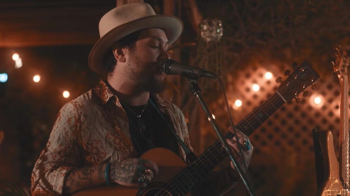 Mihali Performs 'Empty Overflow' For Sugarshack Sessions