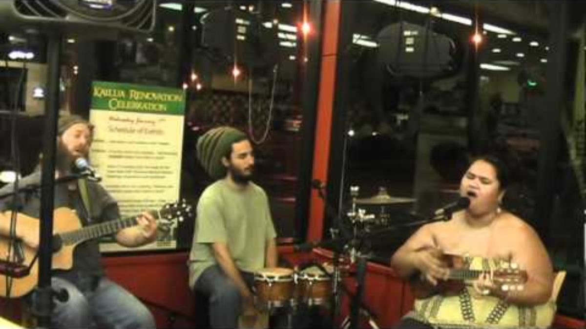 Paula Fuga, Mike Love, Sam Gonsalves - 2011-01-19, Misery's End, Down to Earth, Kailua, HI