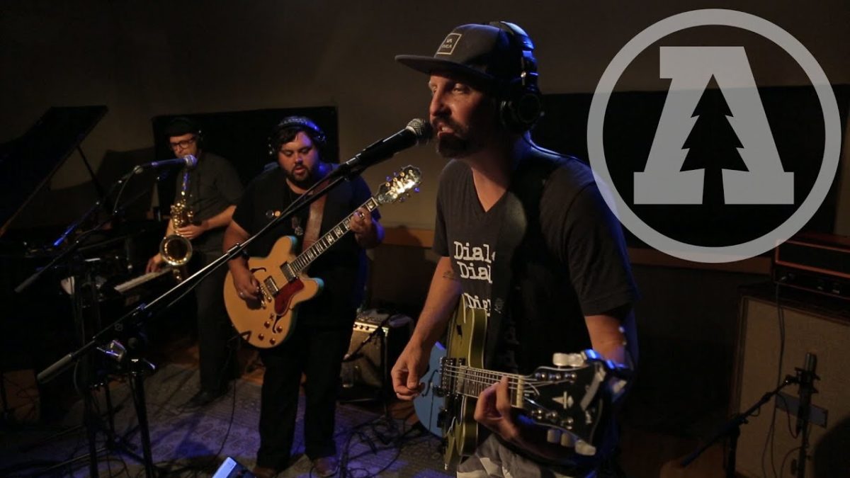 Miles Nielsen & The Rusted Hearts - Strangers - Audiotree Live (1 of 6)