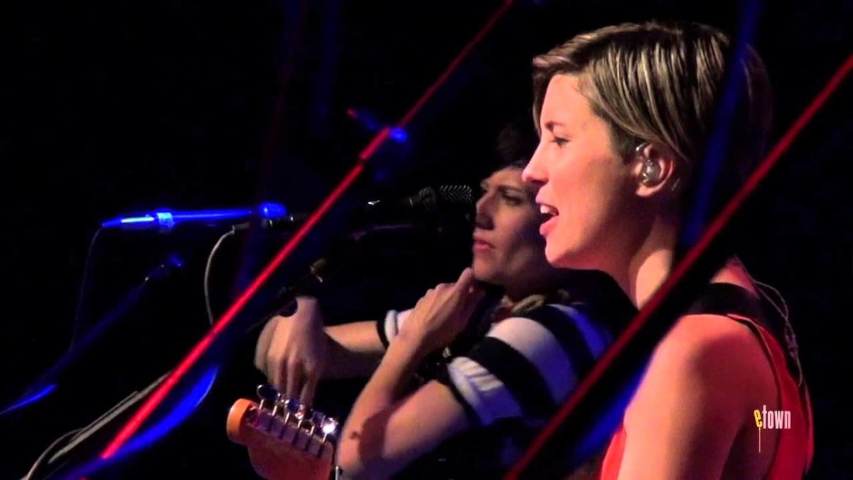 Missy Higgins - "Watering Hole" (eTown webisode #290)