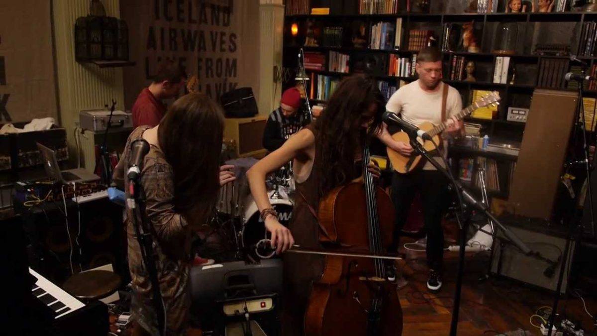 múm - One Smile (Live on KEXP)