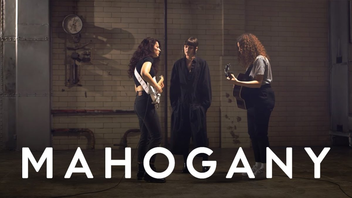 MUNA - I Know A Place | Mahogany Session