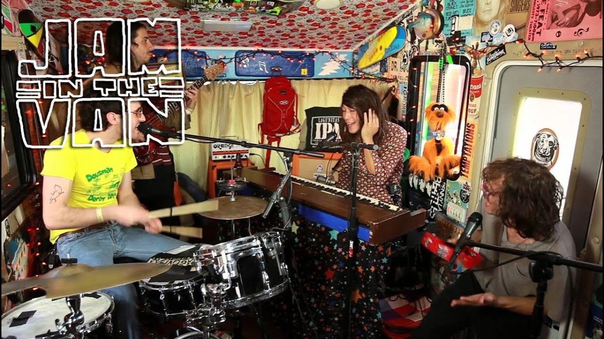 MR. ELEVATOR & THE BRAIN HOTEL - "When the Morning Greets You With a Smile" (Live at Burgerama III)