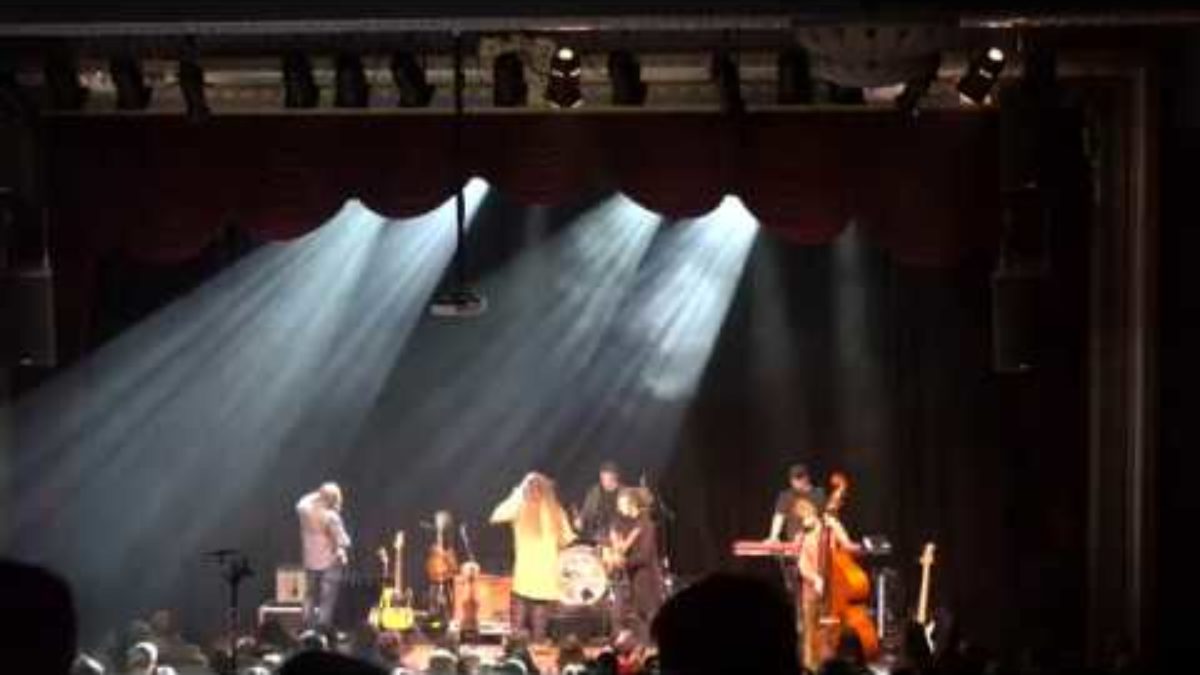 THE WAY DOWN WANDERERS : Dead Birds : {4K Ultra HD} : The Castle Theater : Bloomington : 3/9/2019