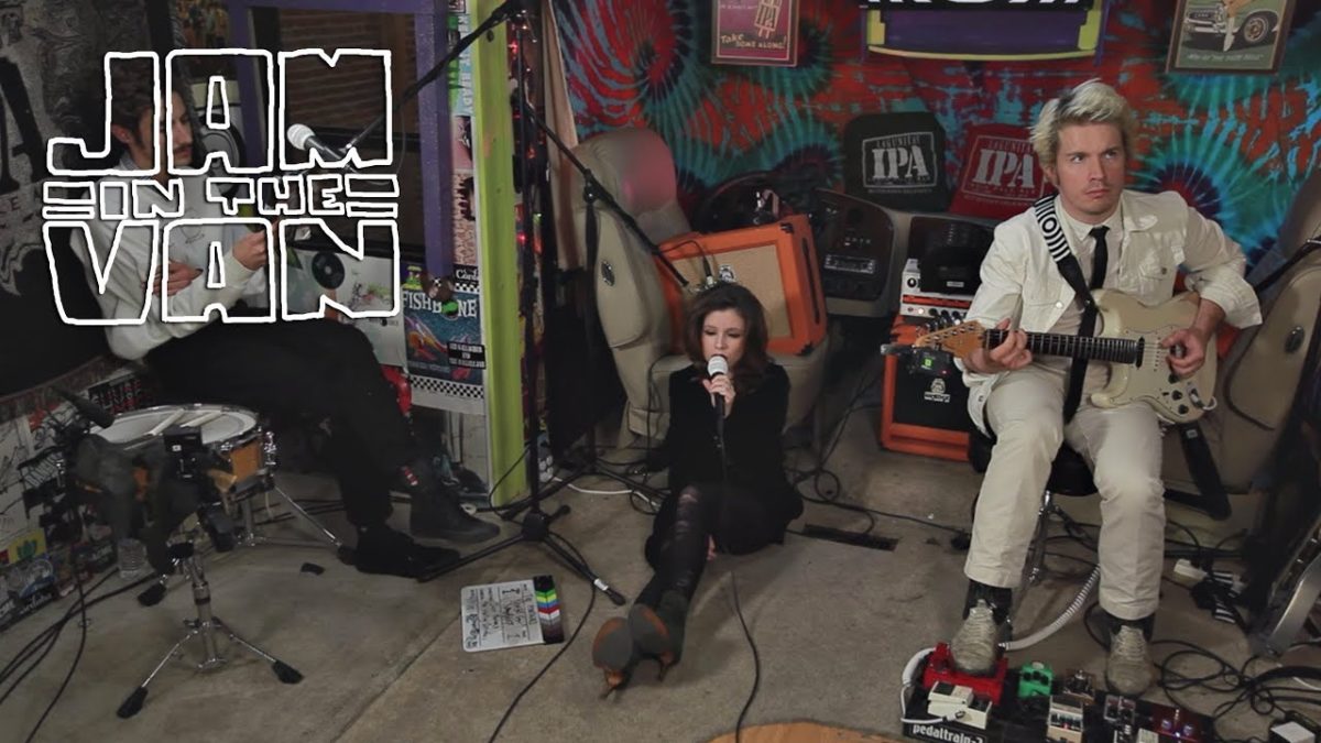 THE FONTAINES - "Please Say Something" (Live at JITV HQ in Los Angeles, CA) #JAMINTHEVAN