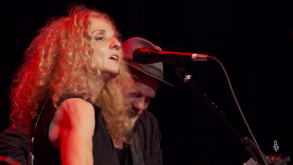 Patty Griffin - Hourglass (Live on eTown)