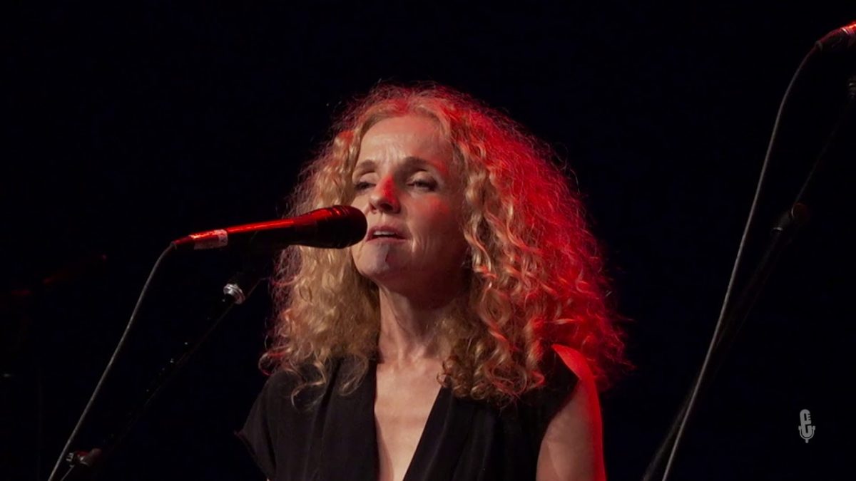 Patty Griffin &  John Smith - Knockin' On Heaven's Door (Live on eTown)