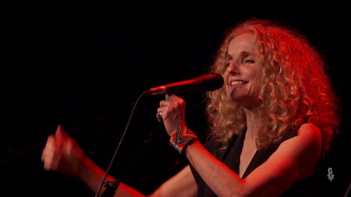 Patty Griffin - Standing (Live on eTown)