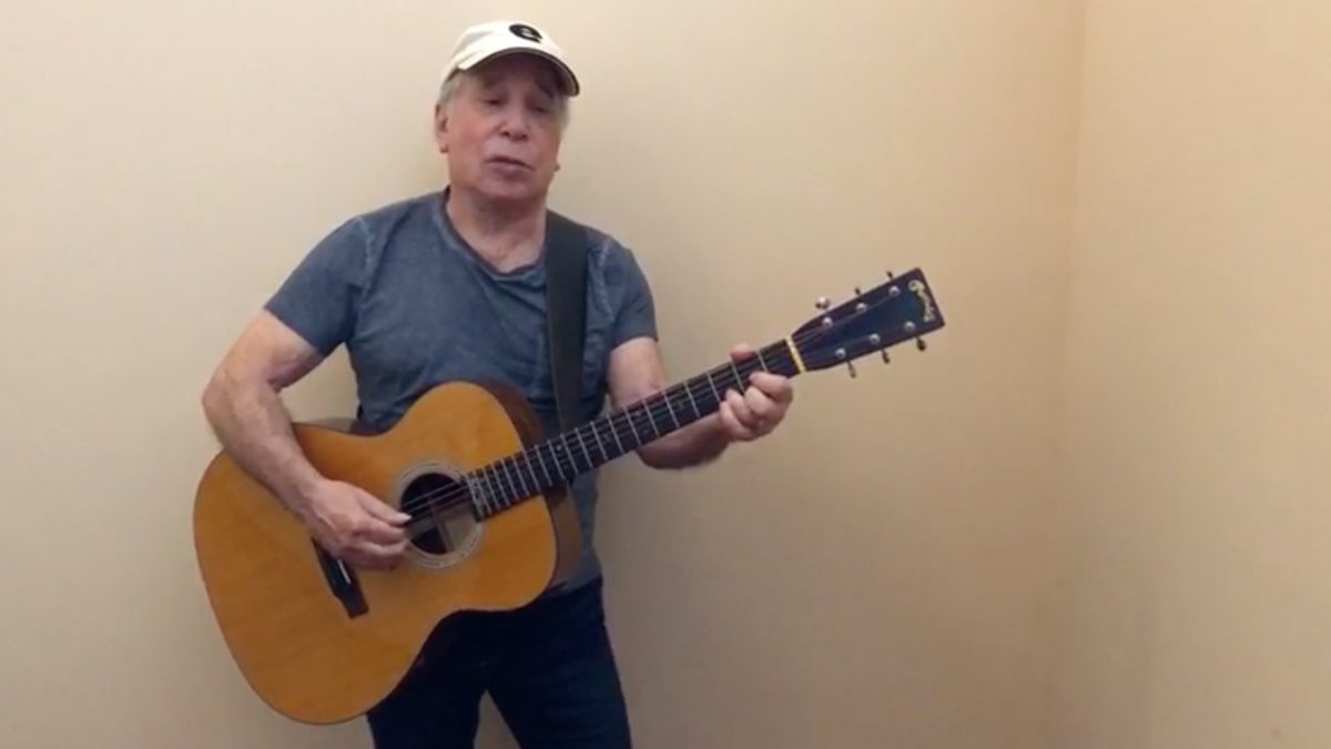 Paul Simon Dedicates Acoustic ‘The Boxer’ To New York City