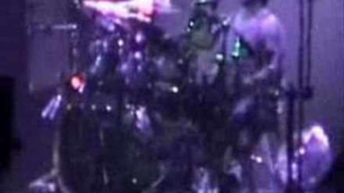 Phish - 04.02.98 - Sneakin' Sally Through The Alley