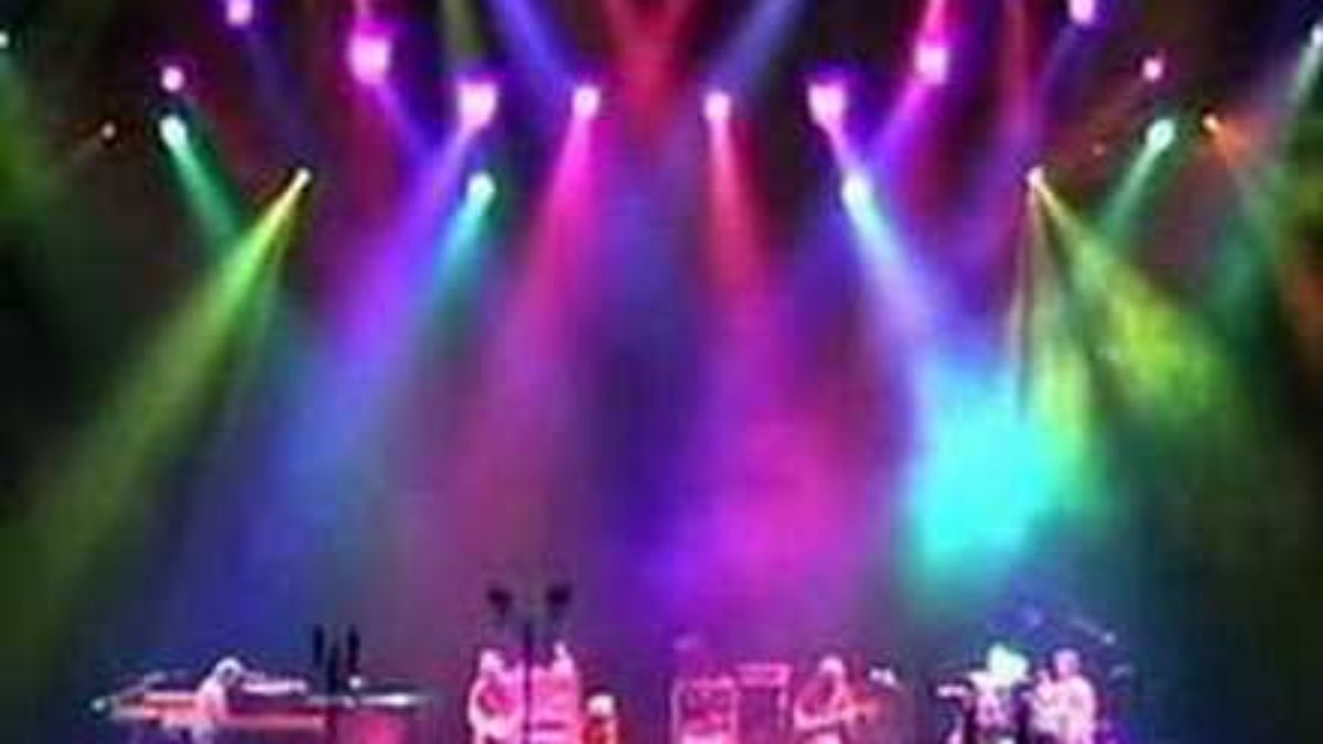 Phish - 04.03.98 - Weekapaug Groove - Part I