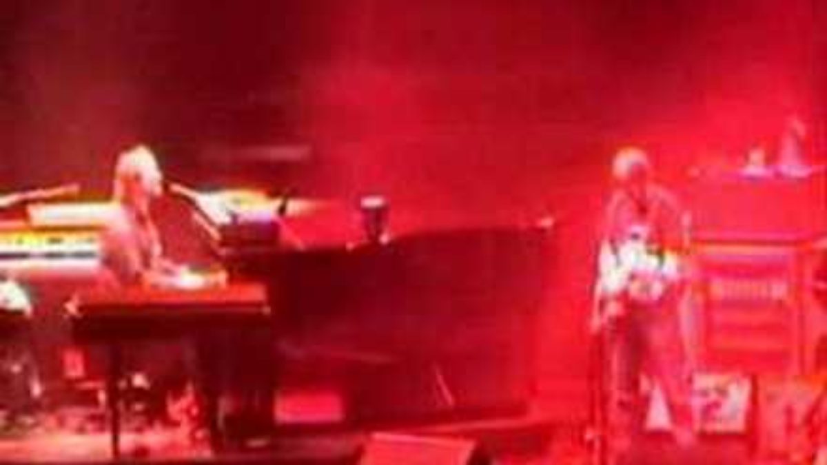Phish - 04.05.98 - Axis: Bold as Love