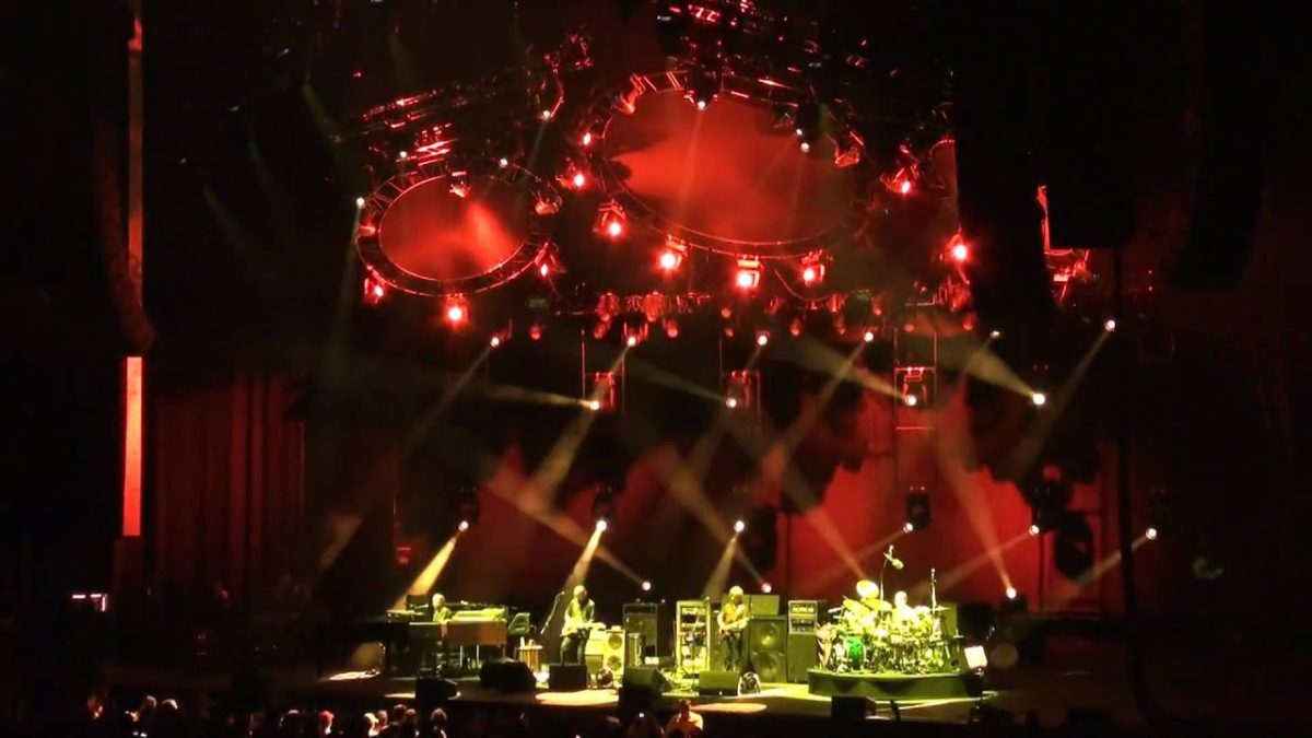 Phish | 06.18.10 | Theme From the Bottom | Comcast Theatre - Hartford, CT