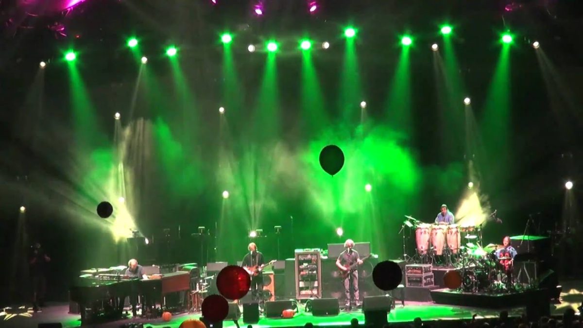 Phish | 10.31.10 | Time Loves a Hero