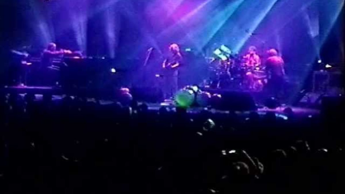 Phish - 12.18.99 - Tube
