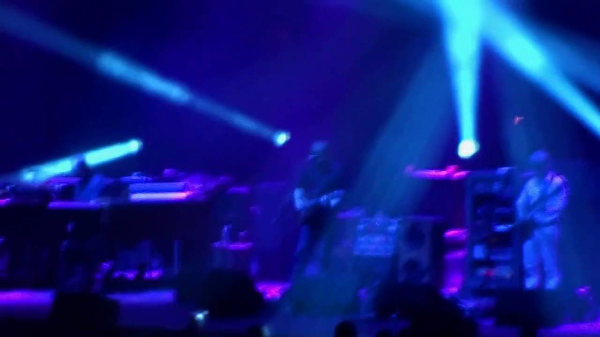 Phish - 12.27.10 - Roggae (partial)