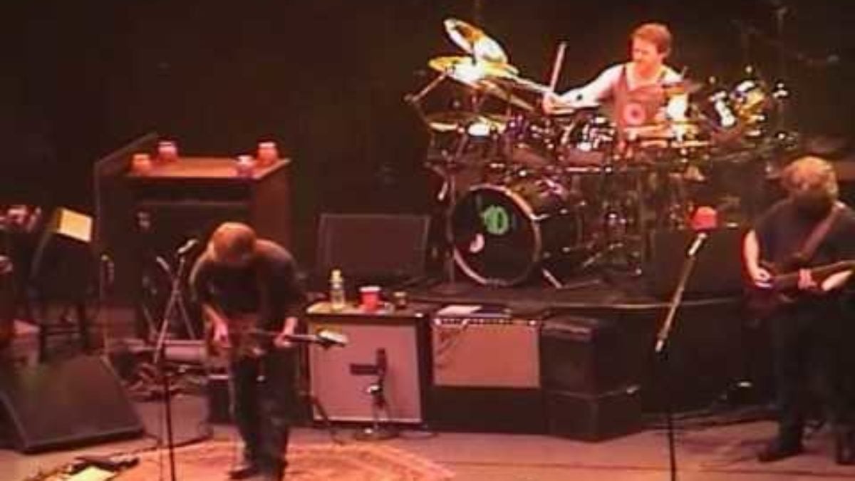 Phish - 12.28.03 - Sample in a Jar