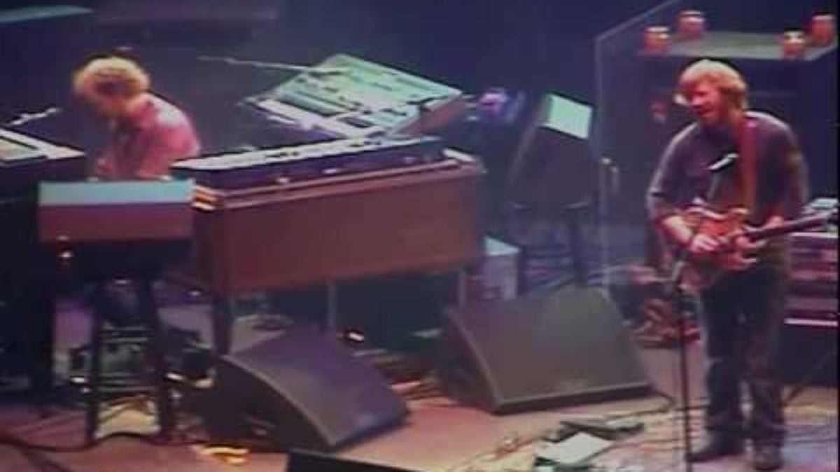 Phish - 12.28.03 - Water in the Sky