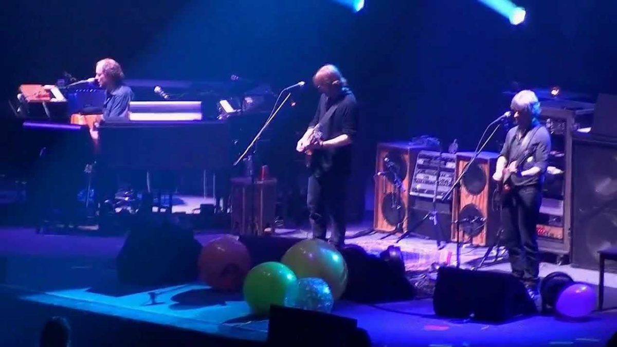 Phish - 12.28.10 - Bug
