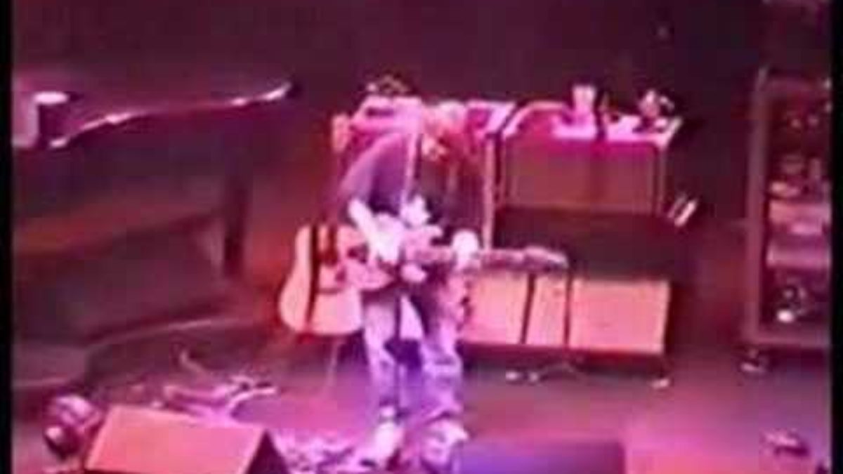 Phish 1998-10-31 Sneakin Salley Through the Alley