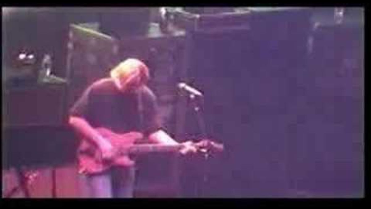Phish 1998-11-27 Wipeout-Chalkdust-Mirror_In_the_Bathroom