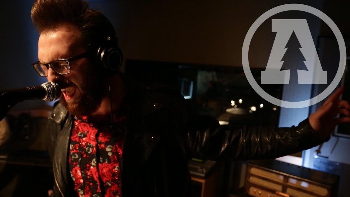 Pillow Talk - Tiny Feet | Audiotree Live