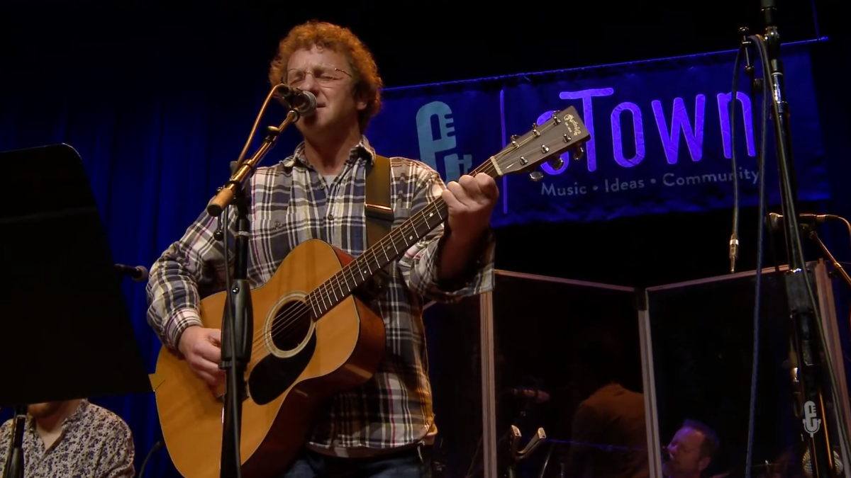 Railroad Earth Performs On 'eTown'