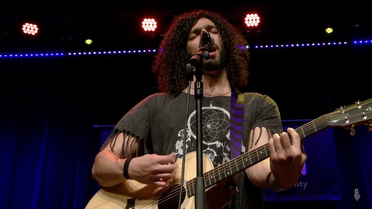 Ramy Essam - Hela Hela (Live on eTown)