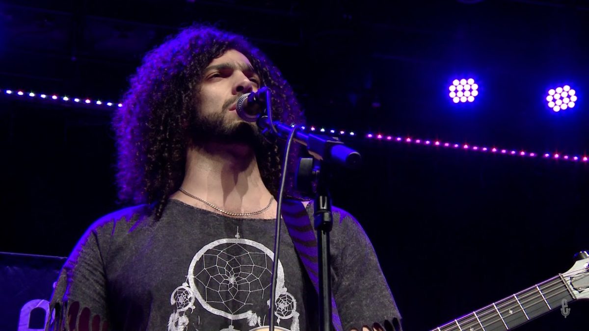 Ramy Essam - Segn Bel Alwan (Live on eTown)