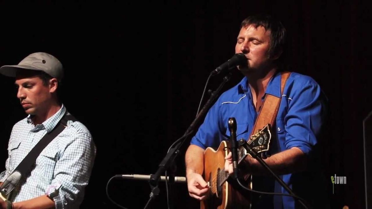 Reed Foehl - "Fly" (eTown webisode #328)
