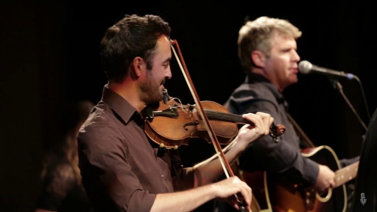 Rhiannon Giddens & Dirk Powell - The Waco Girl (eTown webisode #1293)